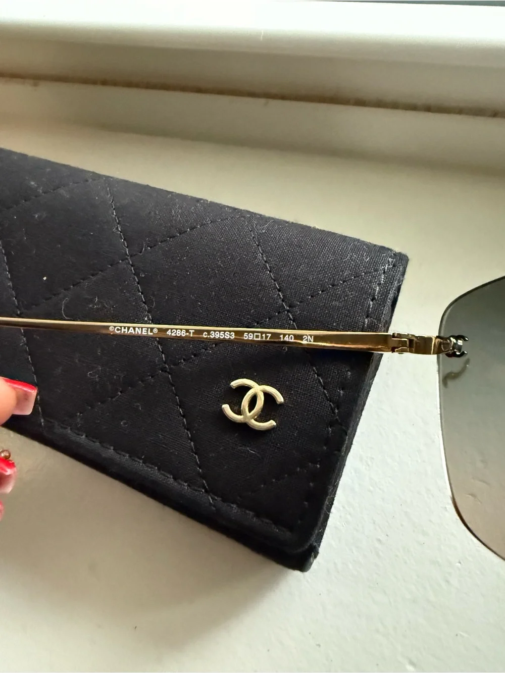 CHANEL elegant rimless